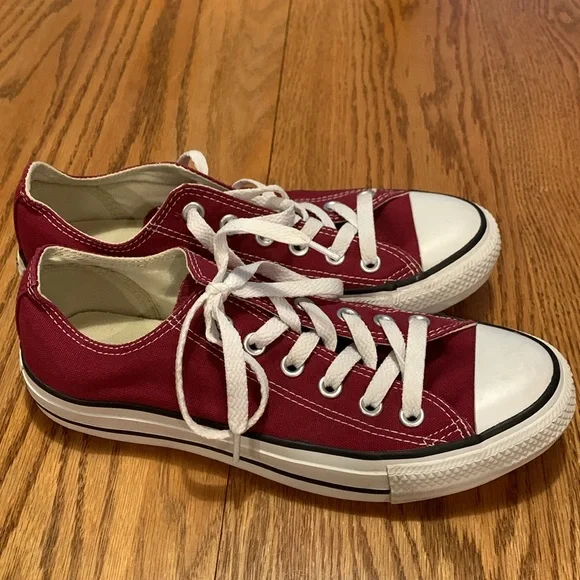 Converse All Star Marion LowTops. Size 8 - Picture 8 of 8